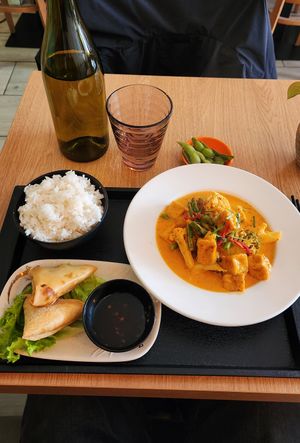Massaman curry (menu C) at Buja Vegetarien in Paris