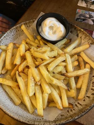 Fries with vegan mayo 🌱 at Café Braetspil in Haslev