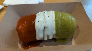 Chorizo Burrito

$16

Spanish rice, refried beans, guac, pico de gallo, smothered with salsa & sour cream at Jajaja Mexicana - Hudson Yards in New York City