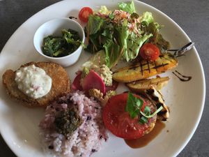 vegan plate lunch at QUIN in Nishinomiya