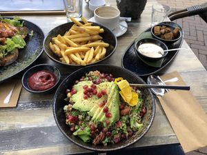 Excellent vegan quinoa salade at Jobs Koffiekamer in Leusden