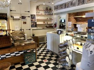 Shop at Bakery Dough - Bakkertje Deeg in Heusden