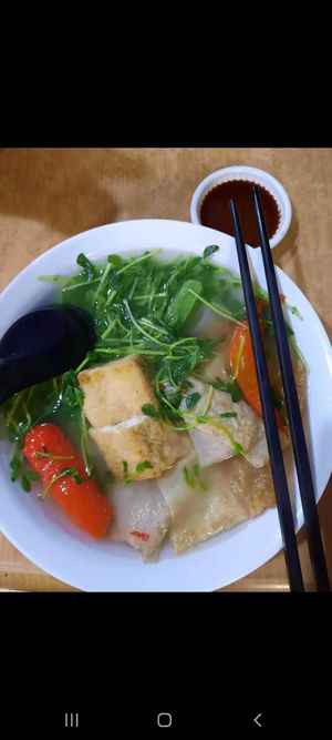 下午的午餐酿豆腐，果条汤不错吃。 at Pine Tree Cafe 长春树 - Fortune Centre in Central Singapore