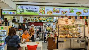 Store front at Pine Tree Cafe 长春树 - Fortune Centre in Central Singapore