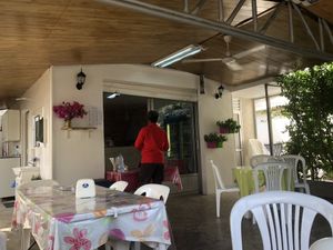 Counter at Furn El Sabaya in Aamchit