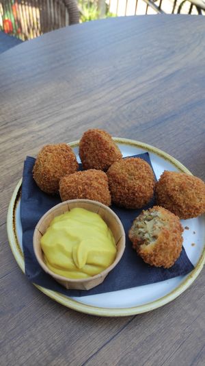 Veganistische bitterballen at De Beren in Leerdam