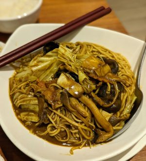 Fried noodles in air fry sauce #Veganuary at XiángHé 祥和 - Serenity in Taipei