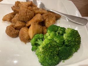 Lion’s mane mushrooms with greens (碧綠猴頭菇) at XiángHé 祥和 - Serenity in Taipei