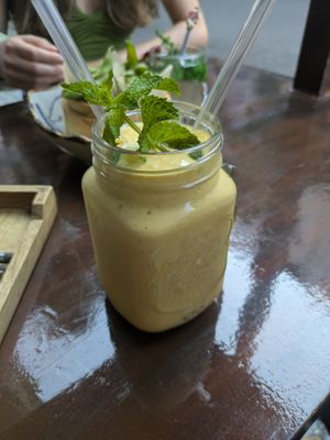 Mango+Coco smoothie: 5/5 at Caphe HOA 2 in Berlin