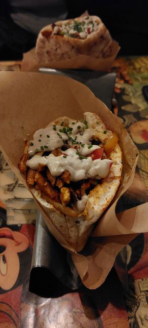 Vegan pita shawarma (9,90€) at Doña Rosa in Barcelona