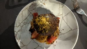 Postre de Ferrero Rocher que ens van dir era vegà at Aromatic Restaurant in Altafulla