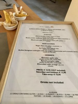 Amuse bouche and menu at La Cuina d'Adel in Valencia