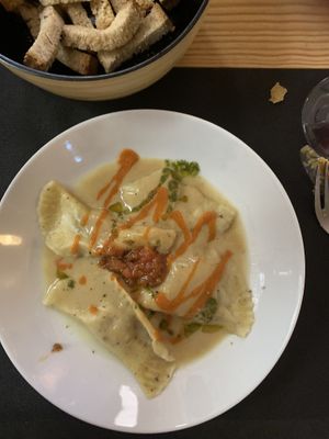 Raviolis al curry at La Cuina d'Adel in Valencia