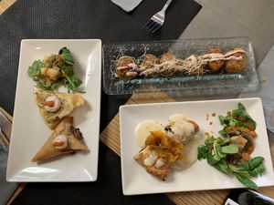 Entrantes: croquetas - milhojas - samosas at La Cuina d'Adel in Valencia