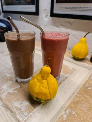 Cocoa and pink smoothie at Vegan Place in Tbilisi