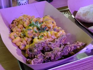 Mac n cheese with peppery deep fried seitan strips at Vegan Place in Tbilisi