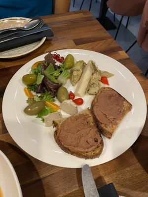 Antipasti vegan at Oliveira Kitchen in East London