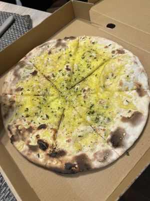 Vegan cheesy garlic bread  at The Wood Shed Pizza in Louth