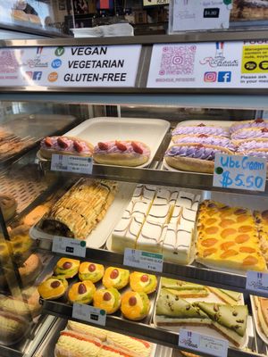 Clearly listed vegan items at Richoux Patisserie in Auckland