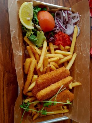 Vegan fish'n'chips at Kåseberga Fisk AB in Loderup