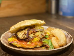 Vegan Burger at Cafe Absinthe カフェアブサン in Osaka