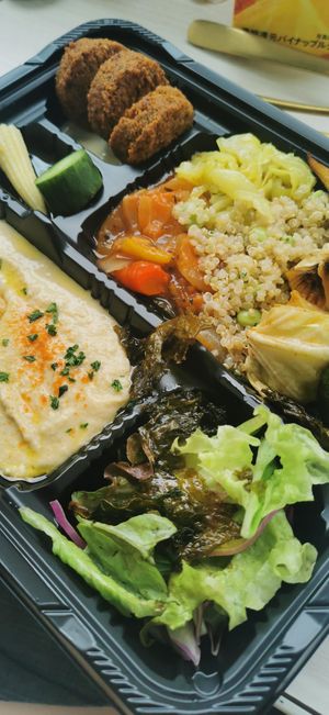 Lunch plate at Cafe Absinthe カフェアブサン in Osaka