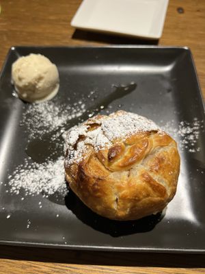 Tasty falafel, clearly labeled vegan options! Dessert takes 10-15 minutes but so worth it. The smell is a turnoff since they allow smoking after 8pm  at Cafe Absinthe カフェアブサン in Osaka