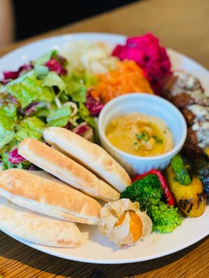 Vegan Lunch Plate, comes with Soup - ¥800 at Cafe Absinthe カフェアブサン in Osaka