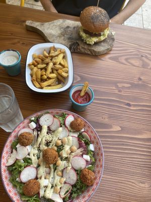 Vegan falafel salad, vegan burger   at Submarine Burger in Rijeka