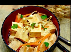 Tofu with mushroom sauce at Huong Sen in Hanoi