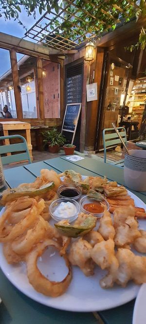 Tempura variada con salsas veganas at Brio in Tarifa