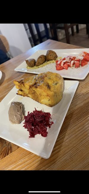 Tortilla de patatas vegana con alioli de ajo negro   at Brio in Tarifa