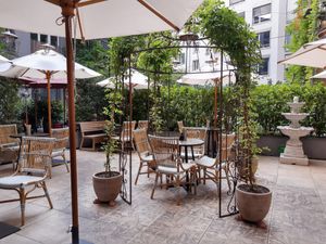 Outdoor seating at Nooch - Badenerstrasse in Zurich