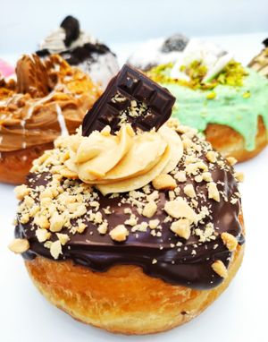 Snickers donut at Vegabonty in Fuengirola