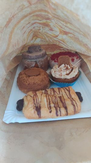 (Left to right starting from top) Cinnamon Swirl,.Red Velvet Donut, Biscoff Donut (My personal favorite), Lotus Cupcake & Chocolate Napolitana at Vegabonty in Fuengirola