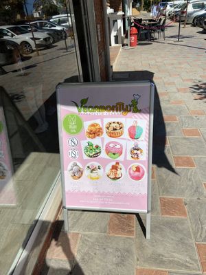 Entrence ☀️  at Vegabonty in Fuengirola