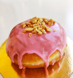 Snickers donut at Vegabonty in Fuengirola