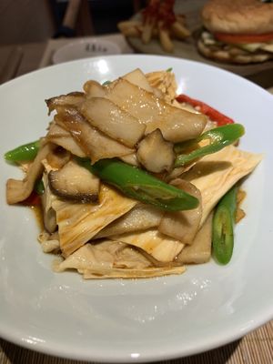 Fuzhu with mushrooms  at RúShì Shū 如是蔬 in Sanya