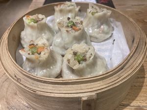 Veggie dumplings   at RúShì Shū 如是蔬 in Sanya