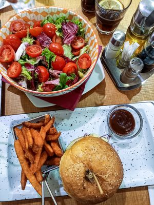 I Love You, You Love Me Burger & Seasonal Salad at Restoran ŠtoRiJa in Rijeka