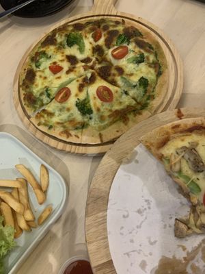Pesto pizza  at b twelve in Kuantan