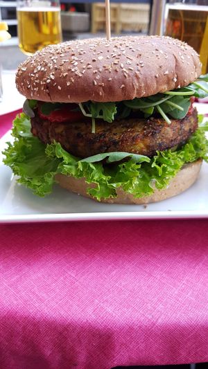 Vegan burger at Das Meyers in Cochem