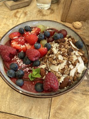 Very Berry Bowl - vegan  at Seasalt Café GmbH in Ubstadt-weiher