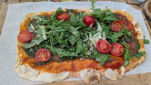 Vegane Pinsa kam mit Parmesan at Seasalt Café in Bruchsal