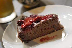 Dark chocolate cake with blackberries
oat and quinoa flour at La Suculenta in Guayaquil