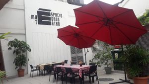 open terrace at La Suculenta in Guayaquil