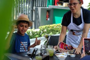 familiar sunday at La Suculenta in Guayaquil