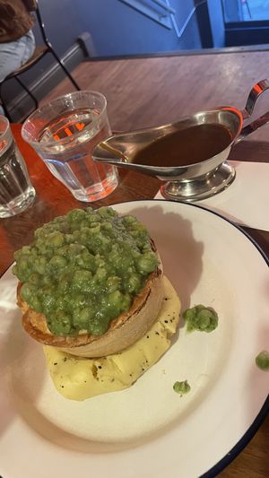 Vegan pie with mashed potatoes and mashed peas    at Pieminister in Manchester