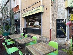 La devanture du restaurant at Le Jardin de Suzan in Cahors