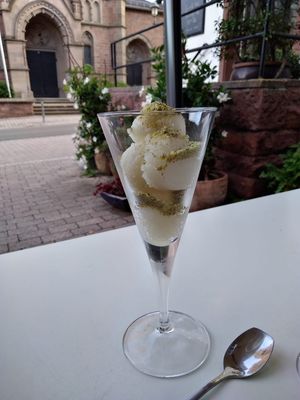 Bergamotten Eis mit Pistazien at Da Nicola in Grunstadt